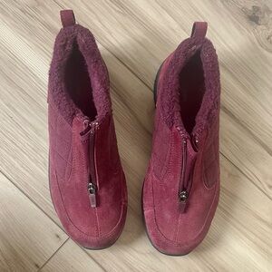 LLBean Wine Deep Red Suede 05455 Top Zip PrimaLoft Women 9M Shoes Sneakers